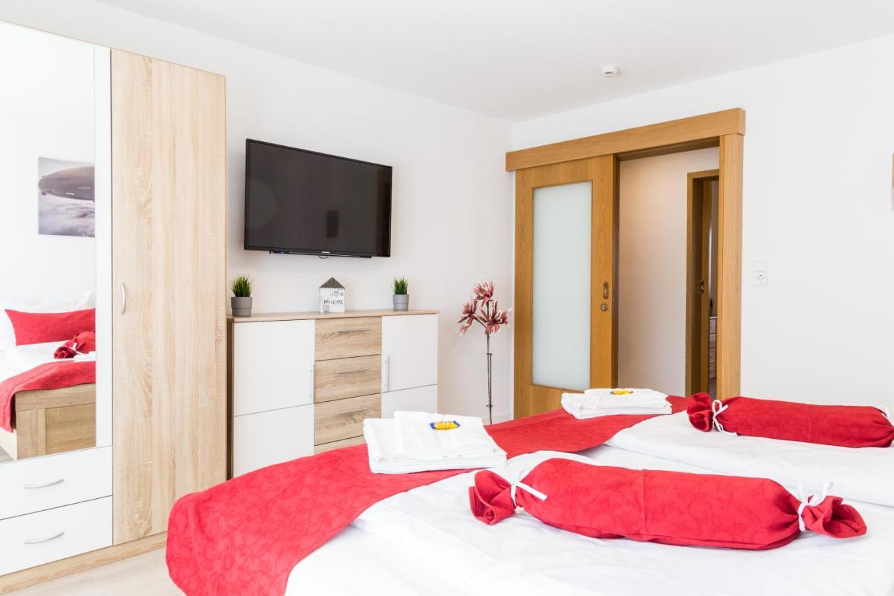 Apartment Eastside Mit 3 Zimmern Fur Bis Zu 5 Personen Mit Balkon Friedrichshafen Extérieur photo